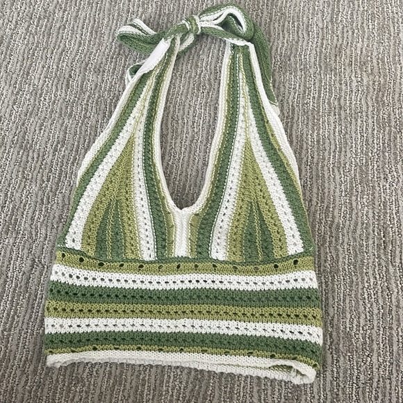 Hollister halter neck crop top green crocheted. - Picture 4 of 4
